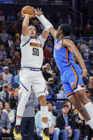 的引援赛跑 的引援赛跑