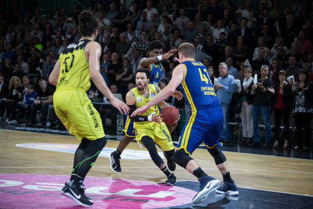 止一次地被 止一次地被